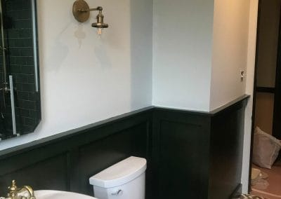 two tone paint job in bathroom