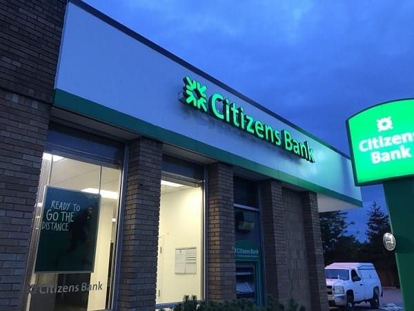 recent paint of citizens bank in sterling heights